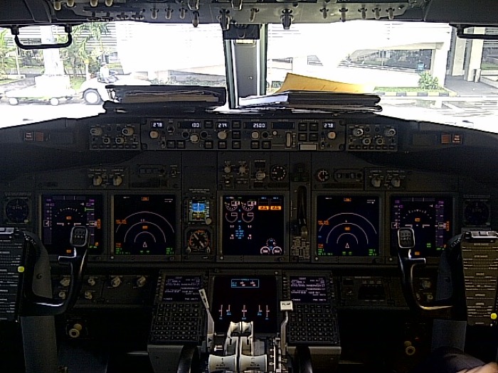 Cockpit de Boeing 737 visto por dentro